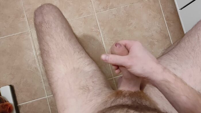 немного кончил