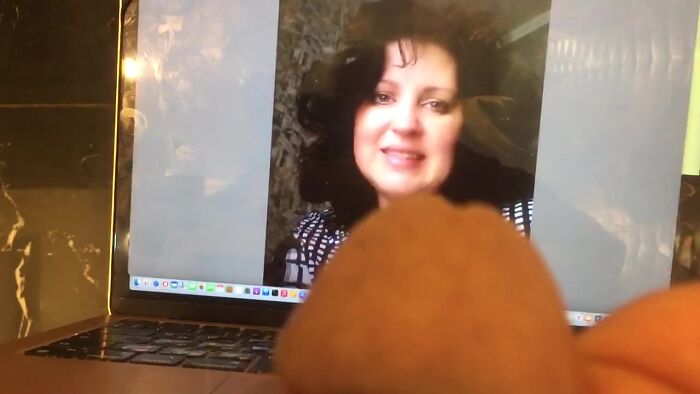 Красотка улыбается