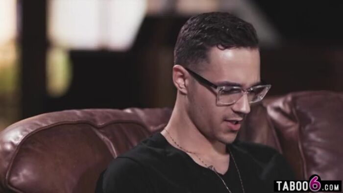 застукал за этим