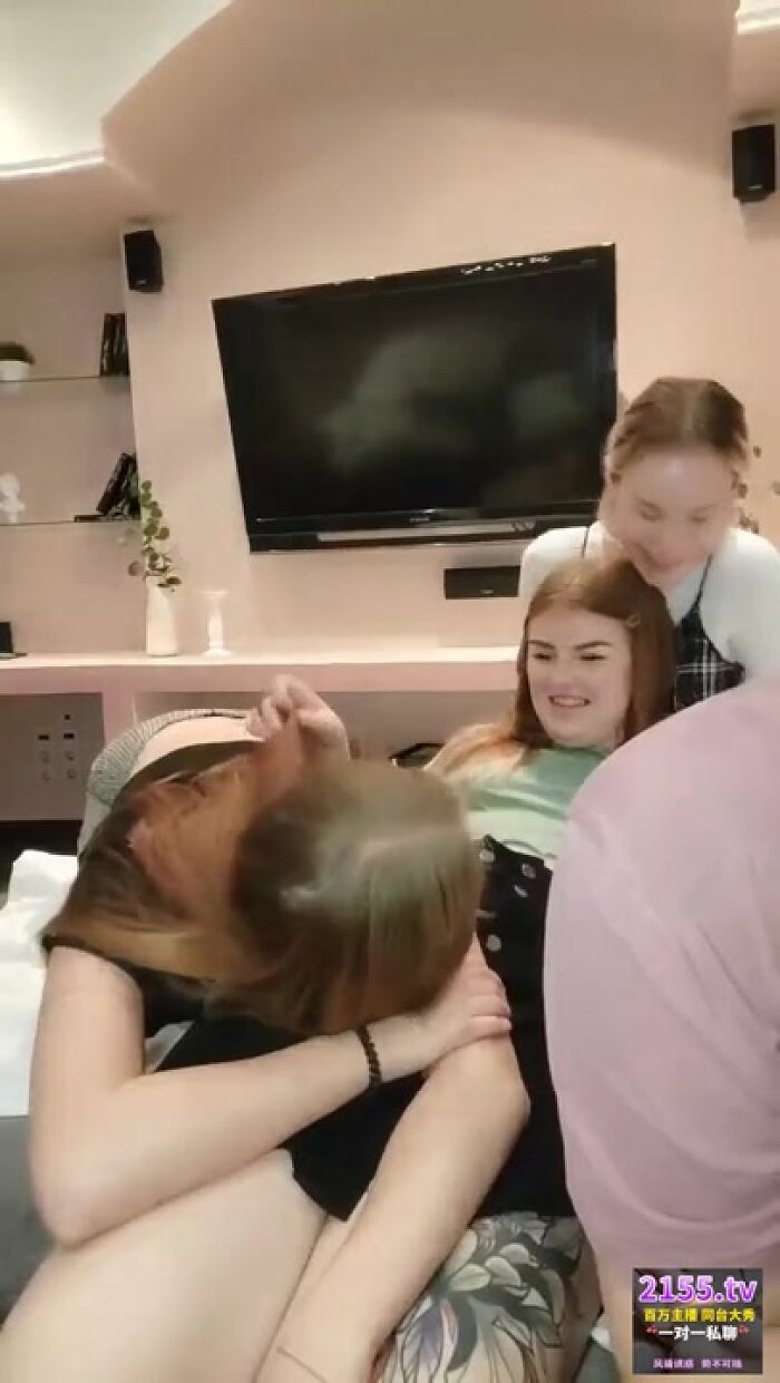 Стрим китайца с русскими шлюшками 3 с WEB камер