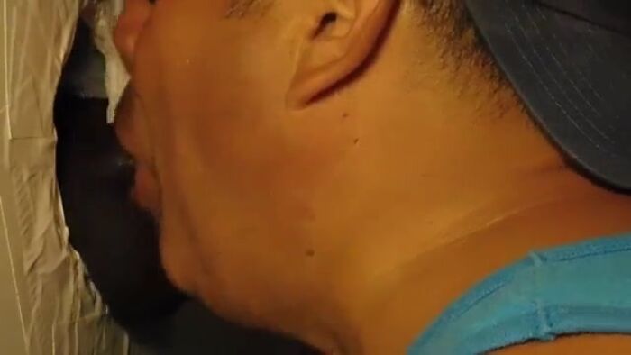 Слава Орландо сосёт