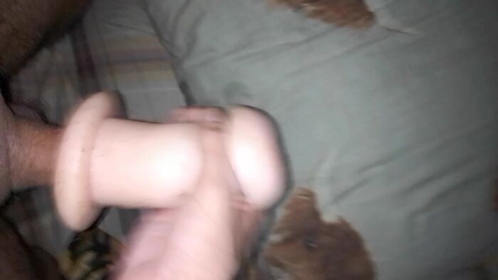 Быстрая мастурбация искусственной вагиной