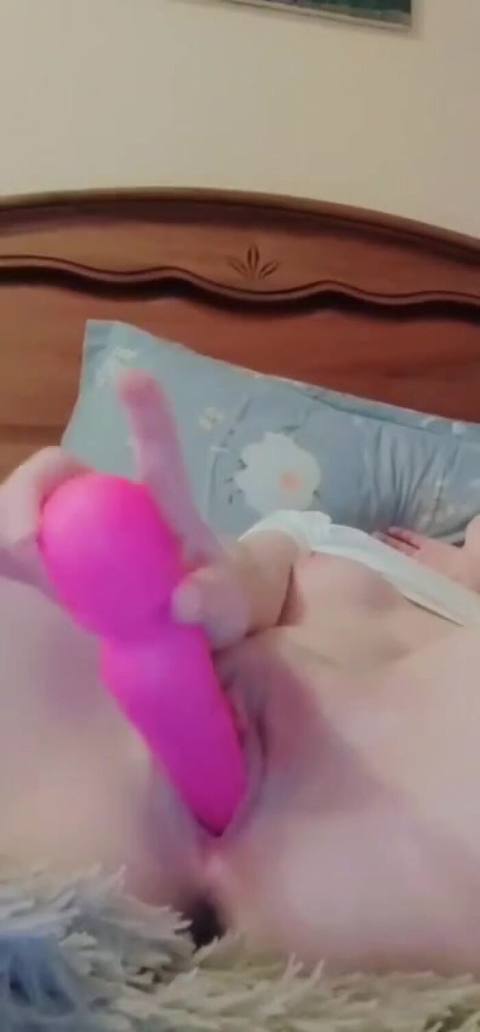 дрочит