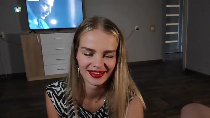 Вернулась с корпоратива без трусов и поплатилась пиздой