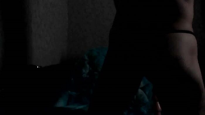 Загнал самую большую игрушку себе в попку