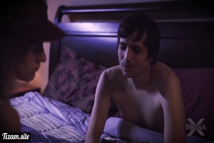 Порно фильм Призналась о своих переживаниях   My Virgini