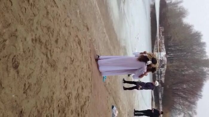 Красотки в рождественской купели.