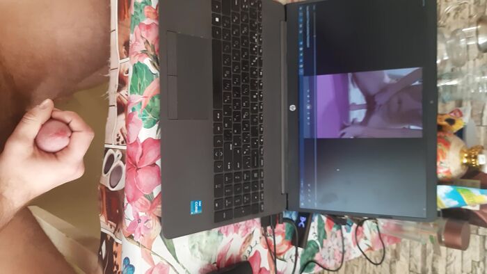 Обильно кончил