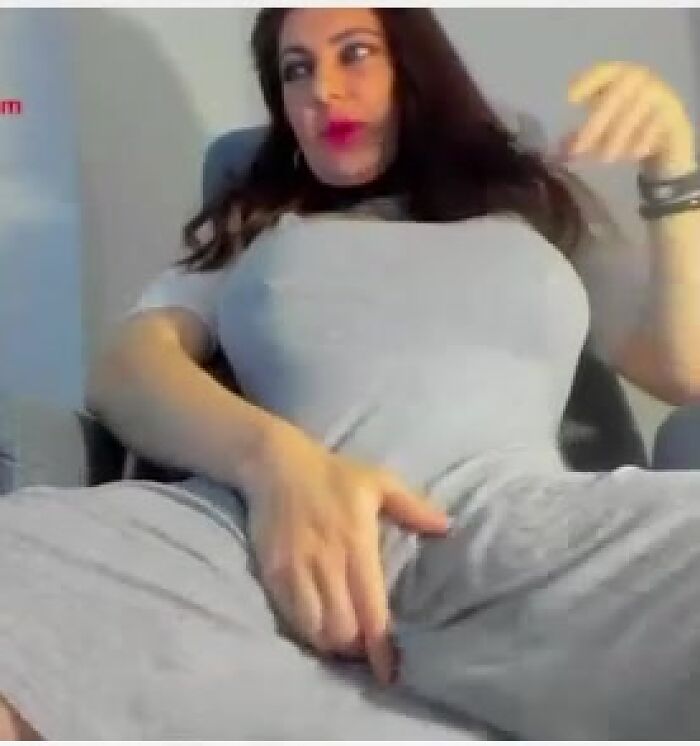 пляшущие сиськи