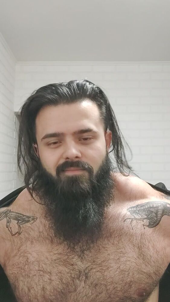 Все так же, только уже без бороды (