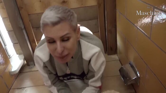 Общественная дырка