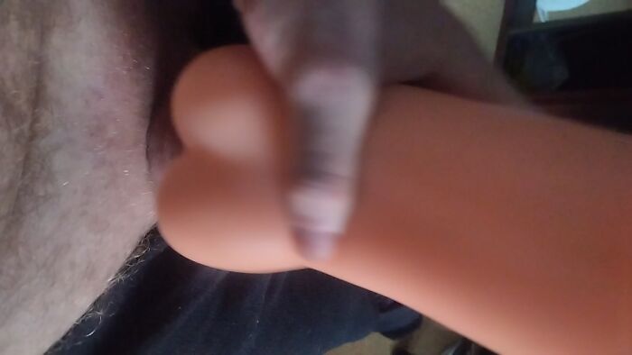 Ебашу игрушку