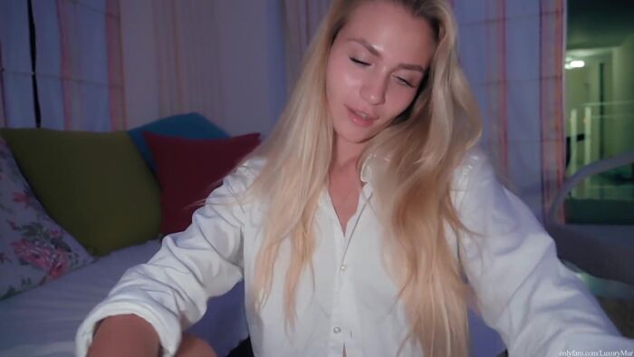 Пасынок воспользовался тем, что мачеха выпила немного и