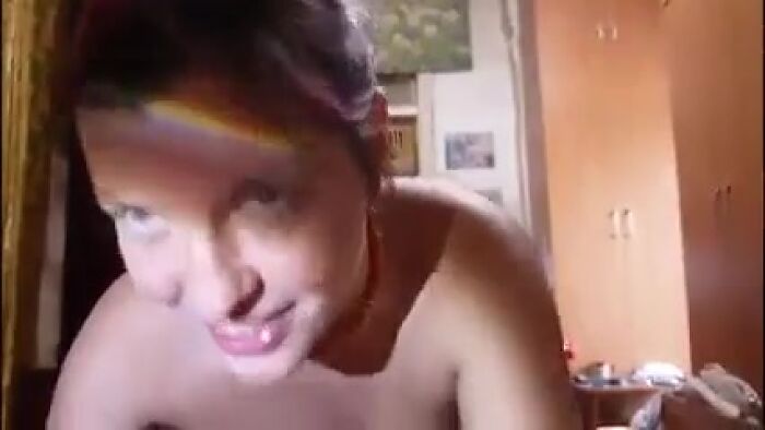 Шлюха рассказывает о своих похождениях и трахается с пар