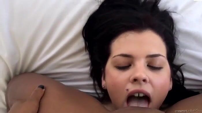 Взаимный куни красивых лесбиянок