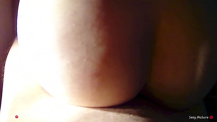 Sexy Mature The way she moves