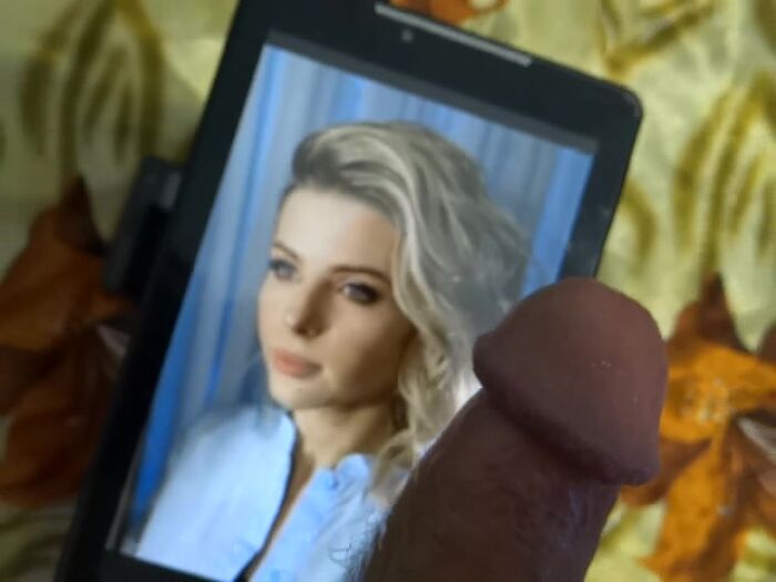 ДРОЧУ НА КРАСОТКУ