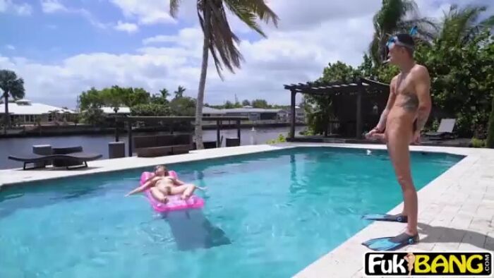 мечтаю так позагорать и чтобы мальчики видели и дрочили