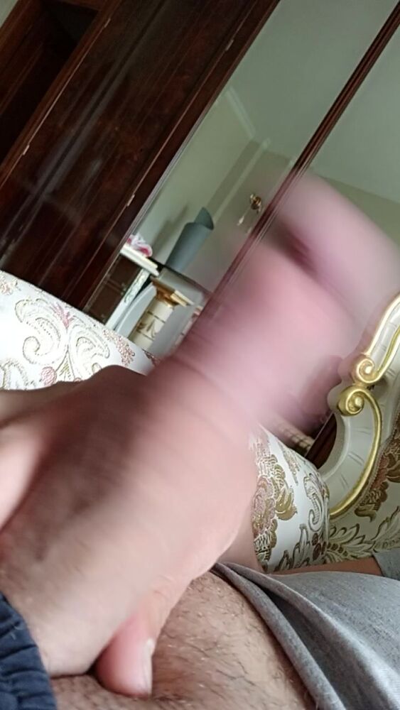 Хочит мокрую киску и ротик