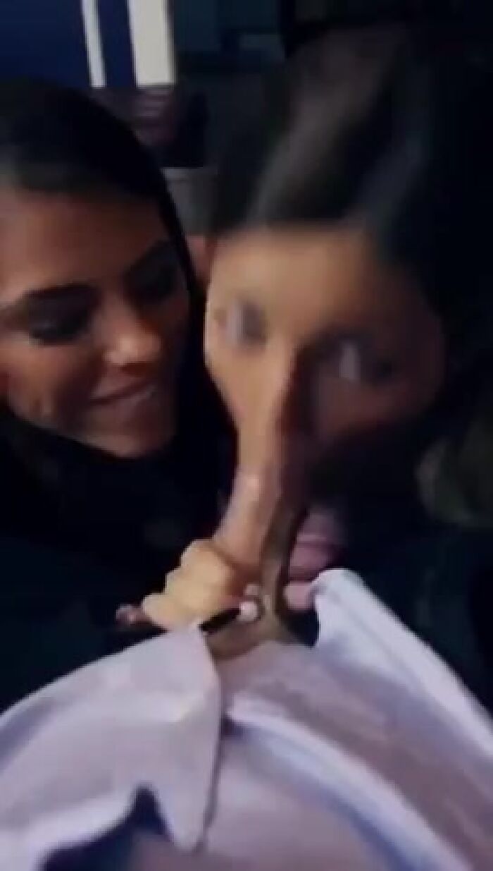 Дві сучки береть врот