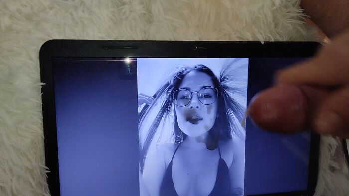 Кончаю на красотку