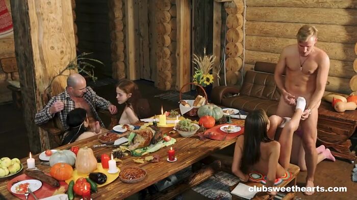 Пришли в сауну и устротли шикарный поебон.