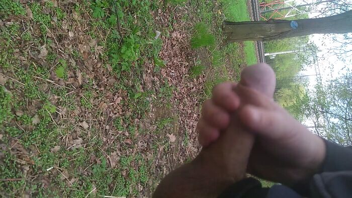 8 выстрелов.7 мощных,один прощальный)