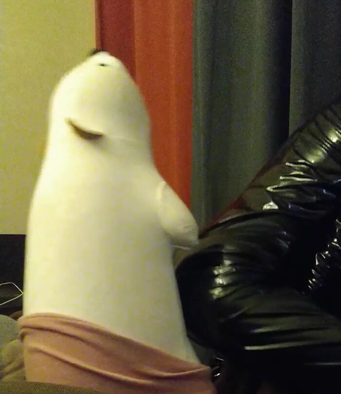 Умка порет меня в попку