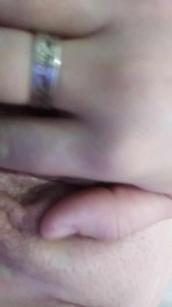 Кто хочет воити потрахать, пишите, буду рада каждому хую