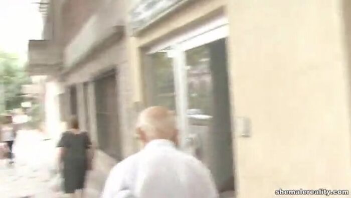 молодой ненасытный