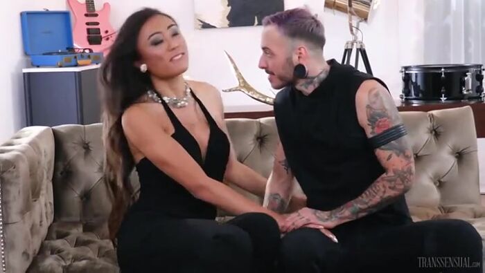 Баба с хуем, мужик с пиздой