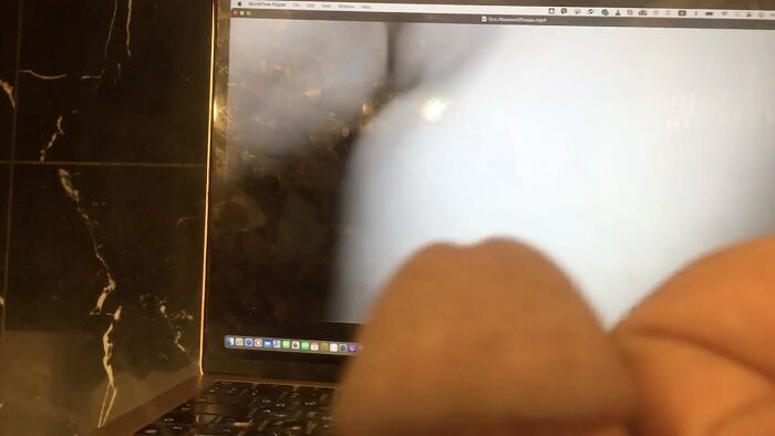 Пизду языком