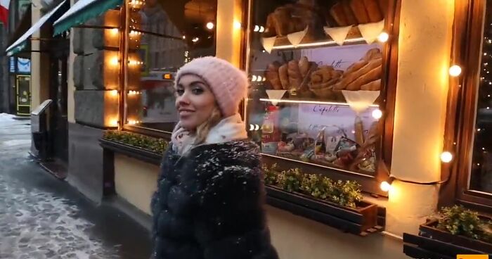 Минет в кафе