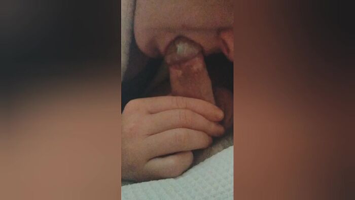 Первое видео. Не судите строго. Стесняется.