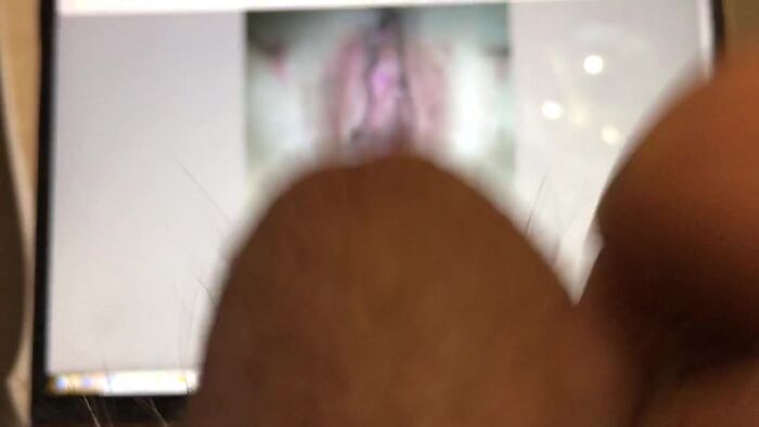 Вожу членом по пизде