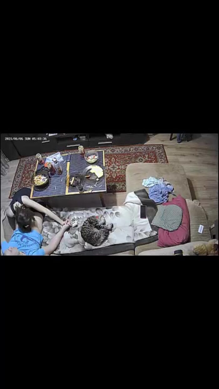 напоила мужика ,и отсосала у него))))