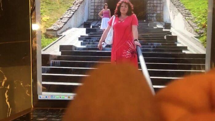 Подрочил на нее на улице