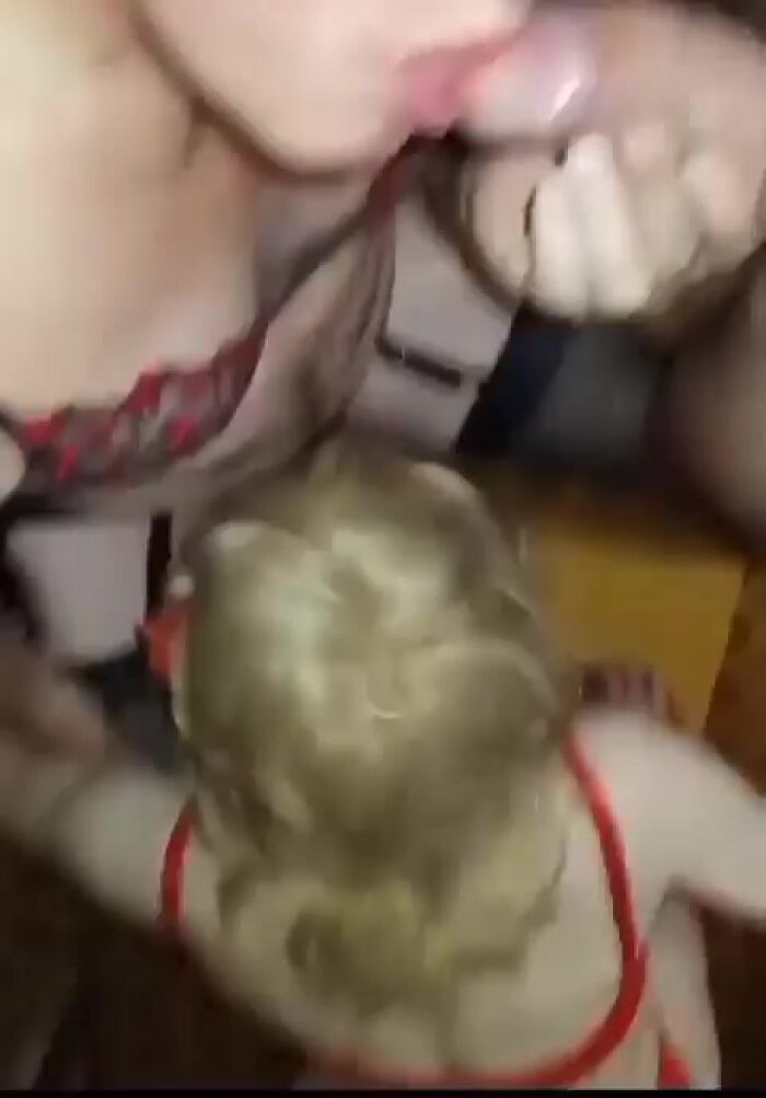 Сосу любовнику а подруга мне