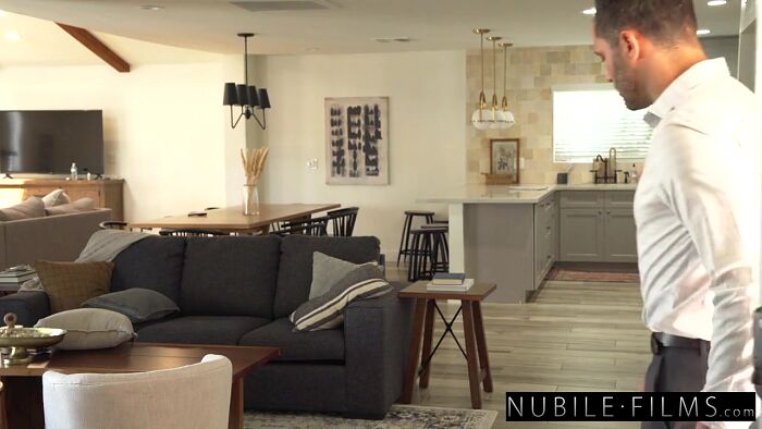 Малышка блонди провинилась и ей ничего не остаётся как..