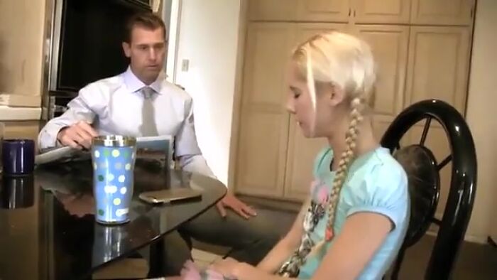 Любовница спит,а ее дочь готова поебаться.