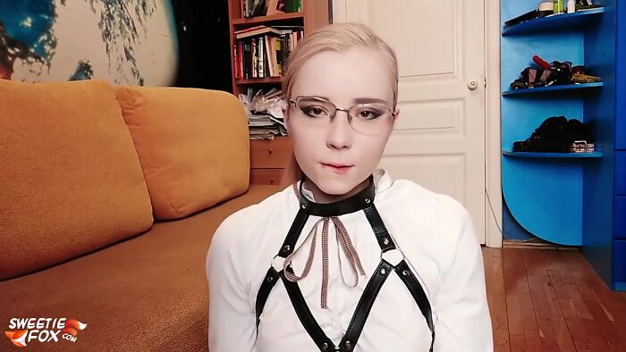 Развлекаеться