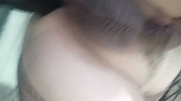 черненький в попе