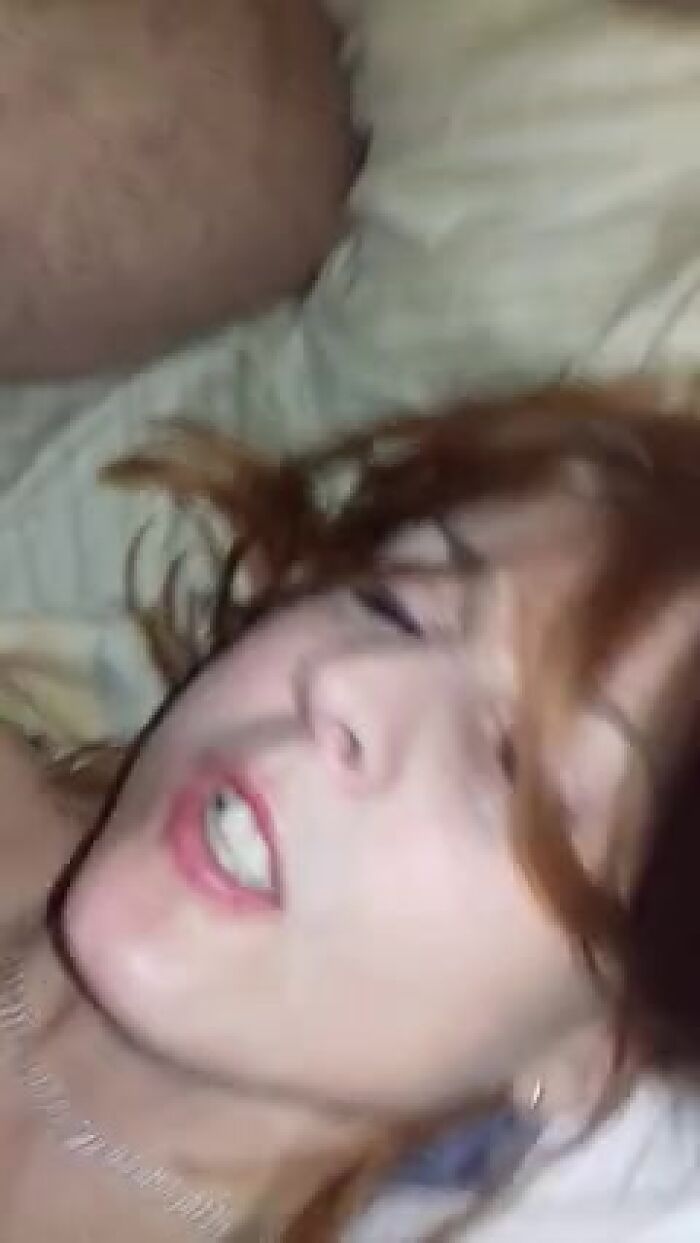 Хуесоска Глотает