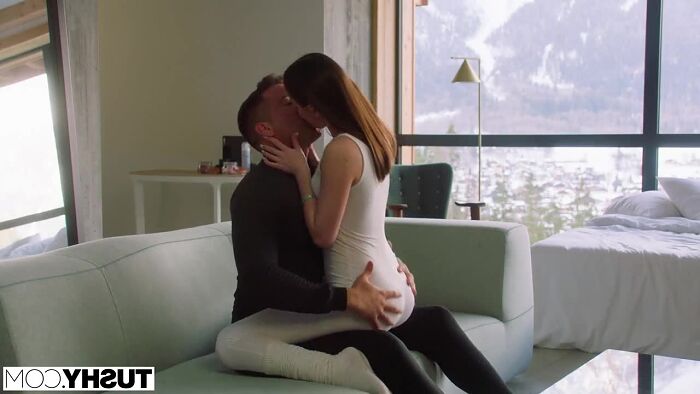 русская шлюха дала в попку